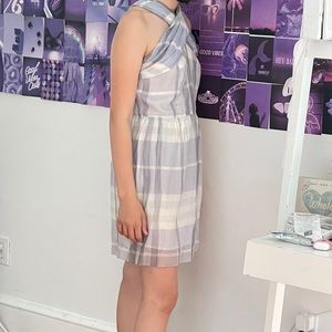 Burberry women size 6 but size small/x-small never worn beautiful very rare